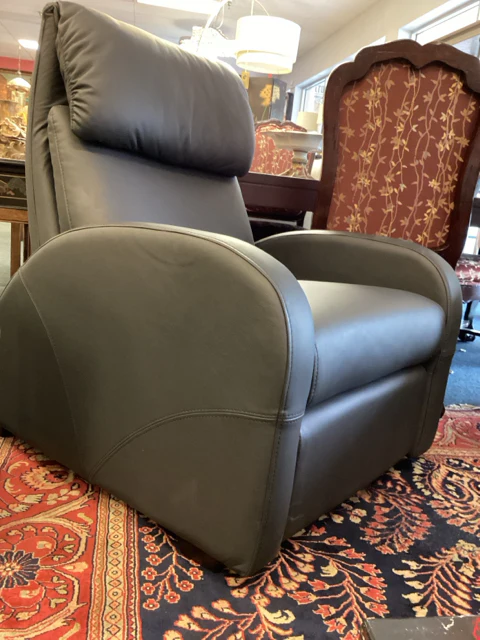Black Electric Recliner - Image 3