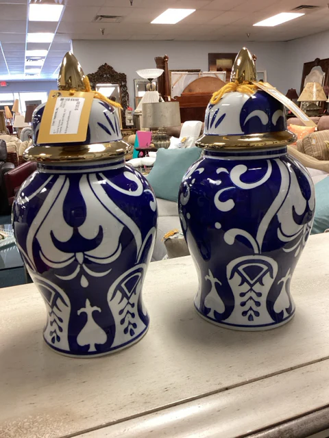 Blue and White Ginger Jar With Gold Accents - Image 2