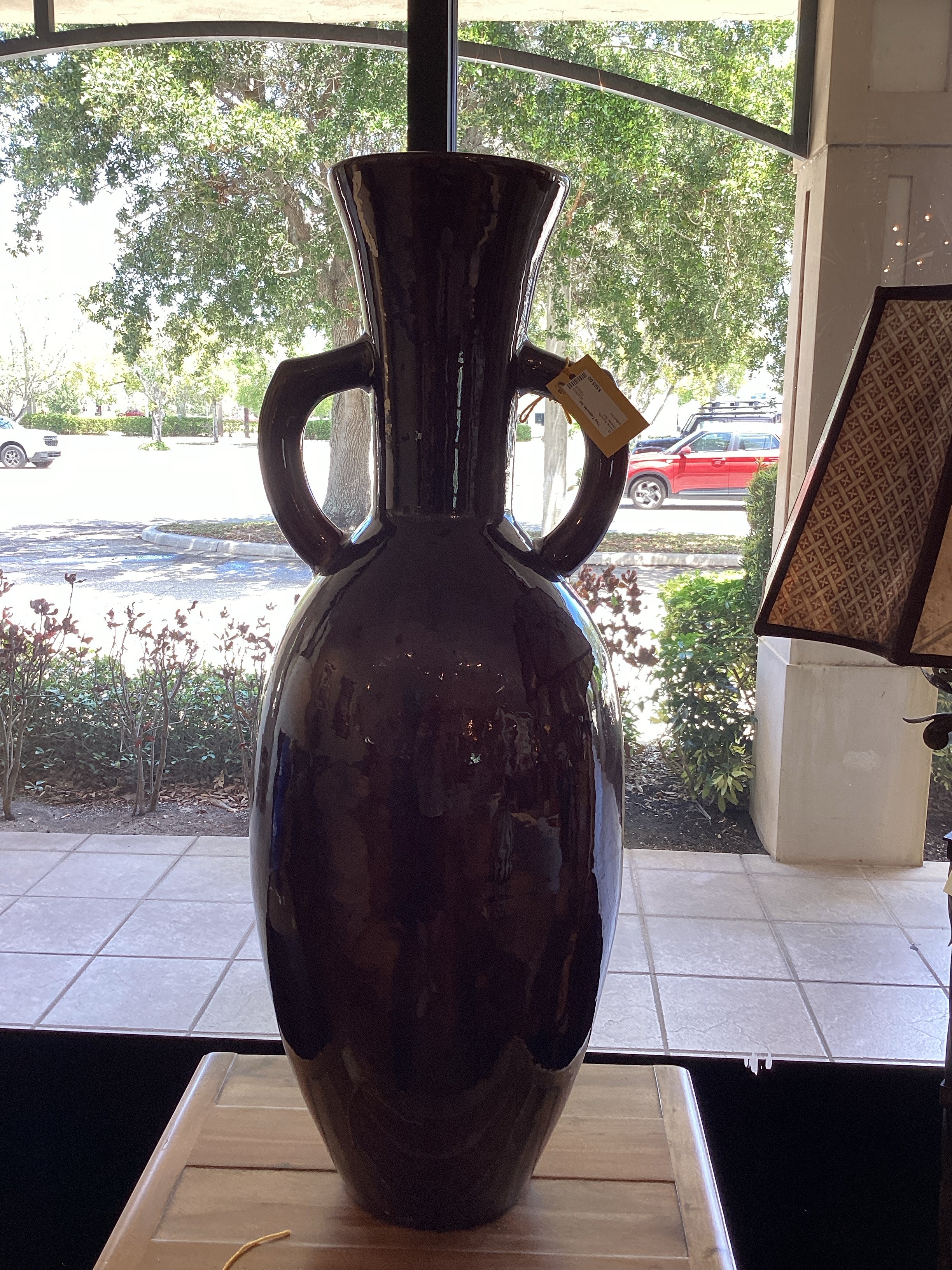 Red Urn
