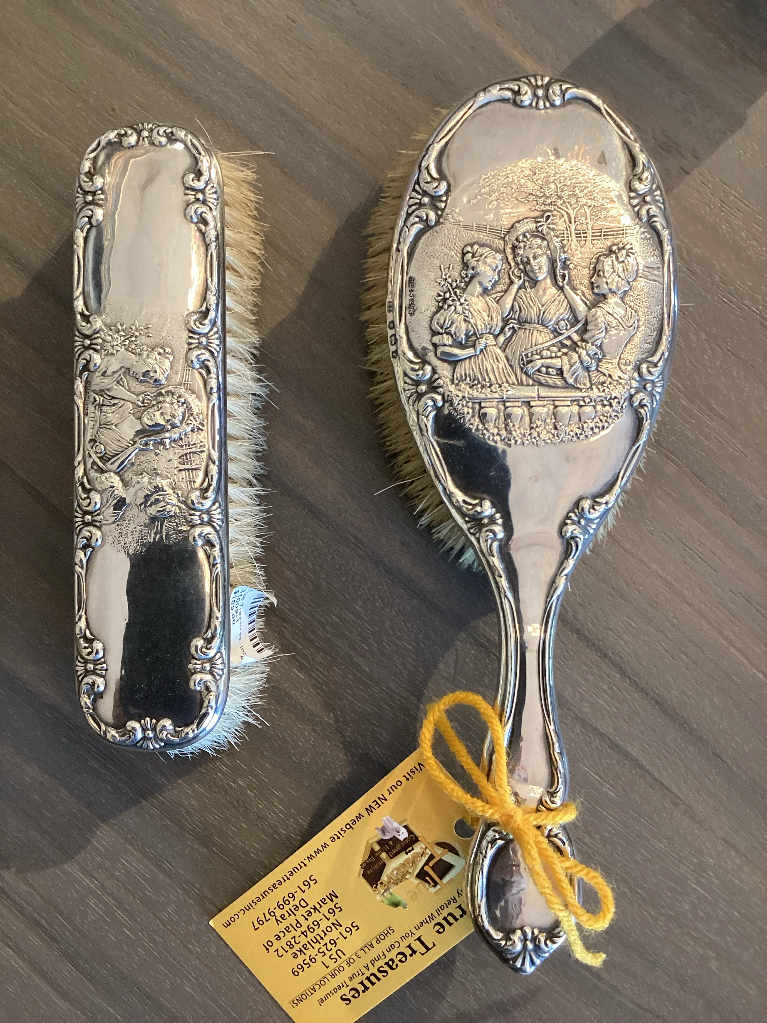 Set of Two Brushes - Image 2